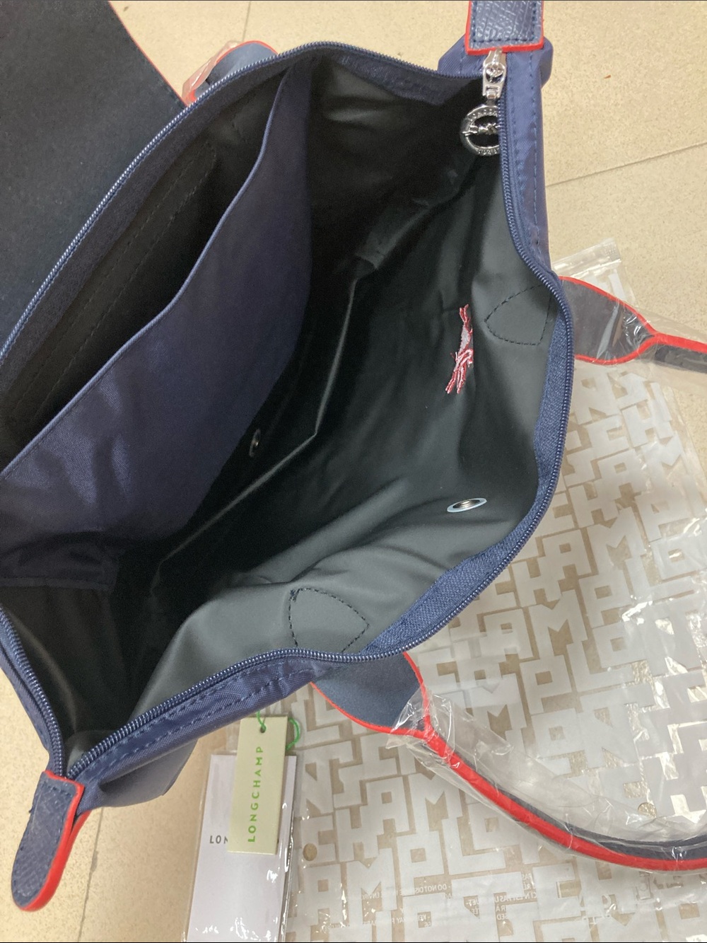 Longchamp navy shoulder bag with red trim - Picture 5 of 5